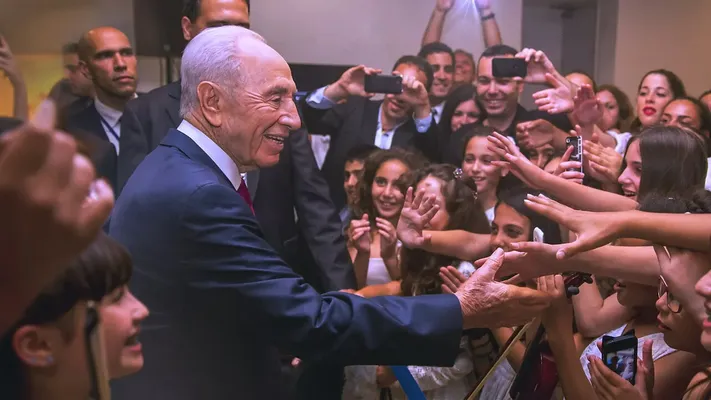 Không ngừng ước mơ: Cuộc đời và di sản của Shimon Peres - Không ngừng ước mơ: Cuộc đời và di sản của Shimon Peres